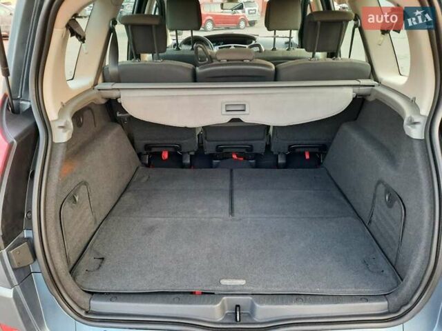 Серый Рено Гранд Сценик, объемом двигателя 1.6 л и пробегом 194 тыс. км за 6300 $, фото 97 на Automoto.ua