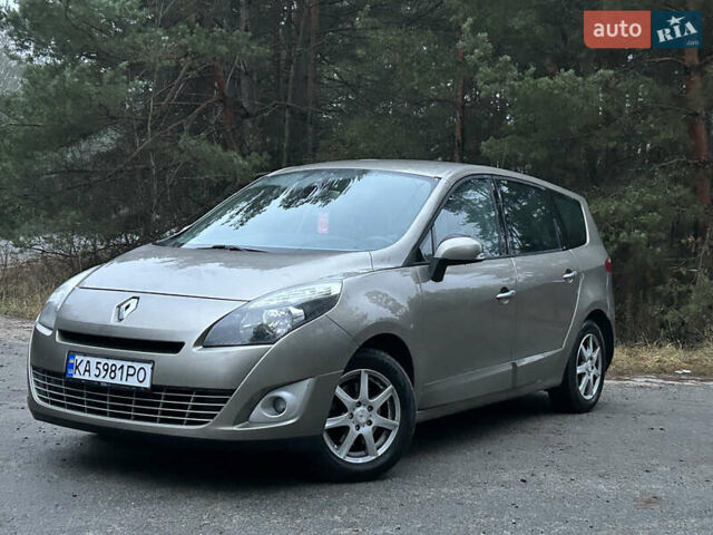 Серый Рено Гранд Сценик, объемом двигателя 1.6 л и пробегом 170 тыс. км за 6999 $, фото 5 на Automoto.ua