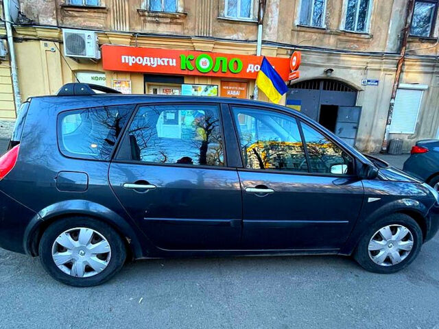 Серый Рено Гранд Сценик, объемом двигателя 2 л и пробегом 333 тыс. км за 6600 $, фото 1 на Automoto.ua