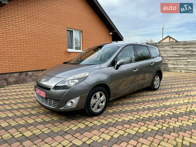 Рено Гранд Сценик 2009 в Житомире на Automoto.ua Серый Рено Гранд Сценик, объемом двигателя 1.5 л и пробегом 245 тыс. км за 6299 $, фото 3 на Automoto.ua