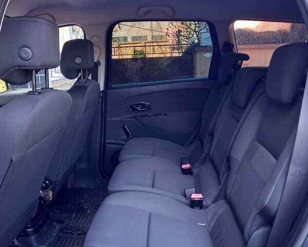 Сірий Рено Гранд Сценік, об'ємом двигуна 1.5 л та пробігом 229 тис. км за 6900 $, фото 22 на Automoto.ua