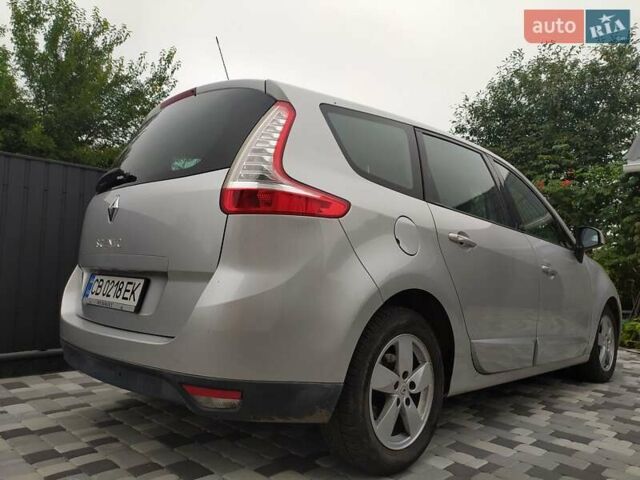 Серый Рено Гранд Сценик, объемом двигателя 1.46 л и пробегом 263 тыс. км за 6200 $, фото 9 на Automoto.ua