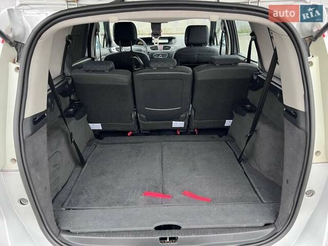 Сірий Рено Гранд Сценік, об'ємом двигуна 1.6 л та пробігом 245 тис. км за 6350 $, фото 10 на Automoto.ua