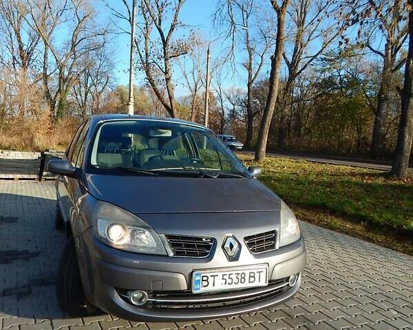 Серый Рено Гранд Сценик, объемом двигателя 2 л и пробегом 288 тыс. км за 5900 $, фото 12 на Automoto.ua