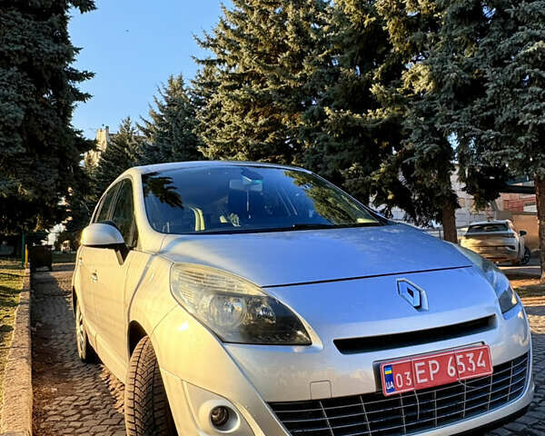 Сірий Рено Гранд Сценік, об'ємом двигуна 2 л та пробігом 216 тис. км за 6900 $, фото 10 на Automoto.ua