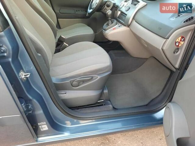 Серый Рено Гранд Сценик, объемом двигателя 1.6 л и пробегом 194 тыс. км за 6300 $, фото 116 на Automoto.ua