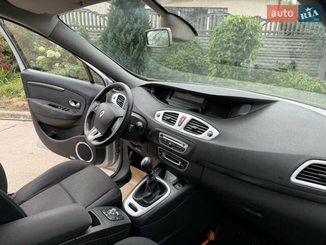 Серый Рено Гранд Сценик, объемом двигателя 1.4 л и пробегом 228 тыс. км за 6500 $, фото 6 на Automoto.ua