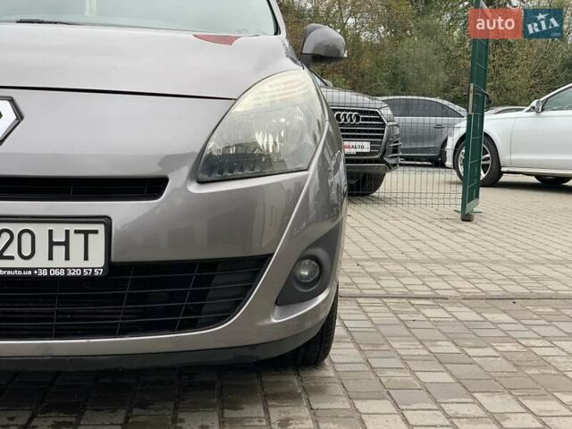 Серый Рено Гранд Сценик, объемом двигателя 1.5 л и пробегом 294 тыс. км за 7499 $, фото 9 на Automoto.ua