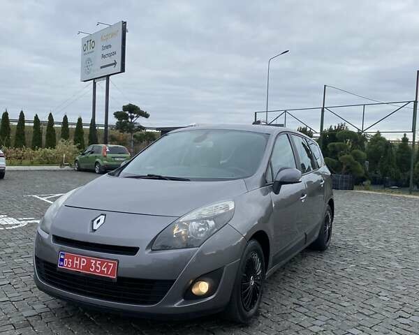 Серый Рено Гранд Сценик, объемом двигателя 1.5 л и пробегом 197 тыс. км за 7250 $, фото 2 на Automoto.ua