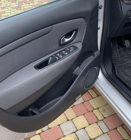 Серый Рено Гранд Сценик, объемом двигателя 1.46 л и пробегом 292 тыс. км за 5999 $, фото 6 на Automoto.ua