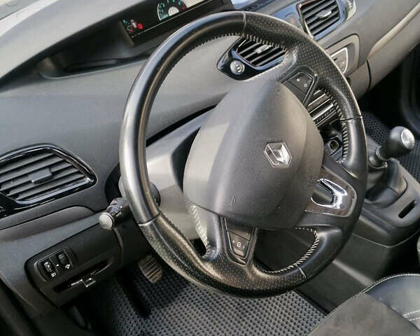 Серый Рено Гранд Сценик, объемом двигателя 1.46 л и пробегом 243 тыс. км за 6999 $, фото 7 на Automoto.ua