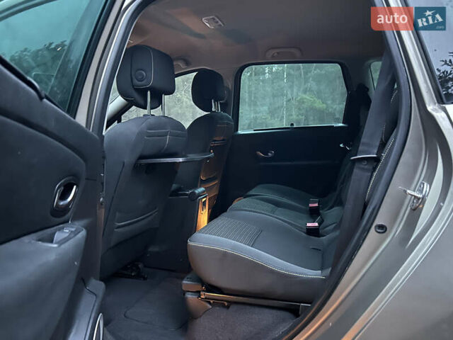 Серый Рено Гранд Сценик, объемом двигателя 1.6 л и пробегом 170 тыс. км за 6999 $, фото 25 на Automoto.ua