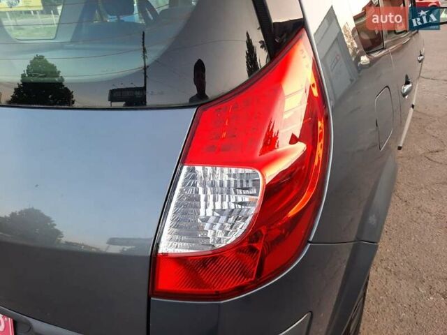 Серый Рено Гранд Сценик, объемом двигателя 1.6 л и пробегом 194 тыс. км за 6300 $, фото 86 на Automoto.ua