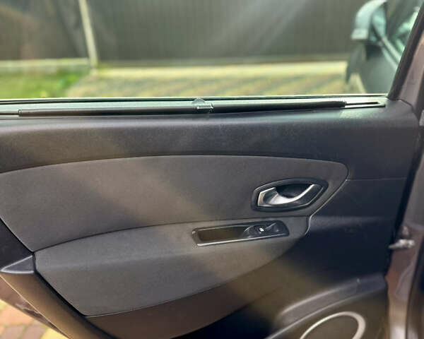 Рено Гранд Сценик 2009 в Житомире на Automoto.ua Серый Рено Гранд Сценик, объемом двигателя 1.5 л и пробегом 245 тыс. км за 6299 $, фото 16 на Automoto.ua