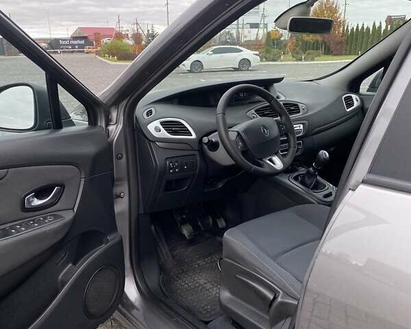 Серый Рено Гранд Сценик, объемом двигателя 1.5 л и пробегом 197 тыс. км за 7250 $, фото 8 на Automoto.ua