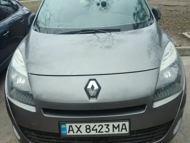 Серый Рено Гранд Сценик, объемом двигателя 1.9 л и пробегом 375 тыс. км за 6900 $, фото 6 на Automoto.ua