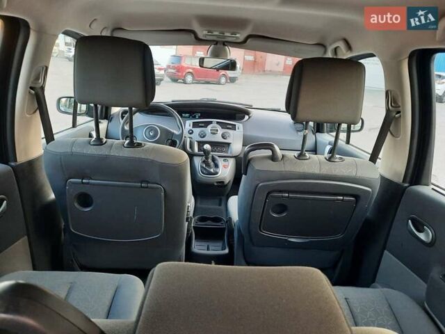 Серый Рено Гранд Сценик, объемом двигателя 1.6 л и пробегом 194 тыс. км за 6300 $, фото 95 на Automoto.ua