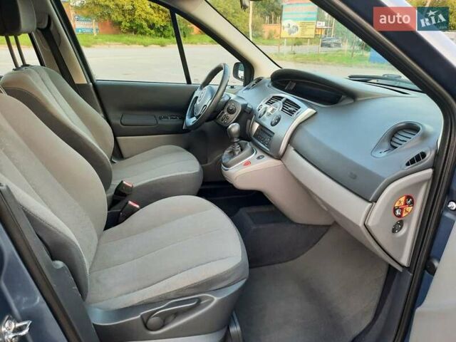 Серый Рено Гранд Сценик, объемом двигателя 1.6 л и пробегом 194 тыс. км за 6300 $, фото 118 на Automoto.ua