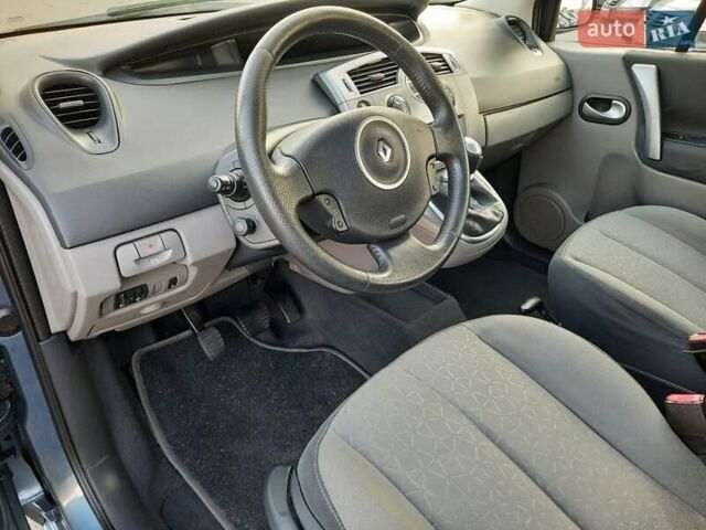 Серый Рено Гранд Сценик, объемом двигателя 1.6 л и пробегом 194 тыс. км за 6300 $, фото 43 на Automoto.ua