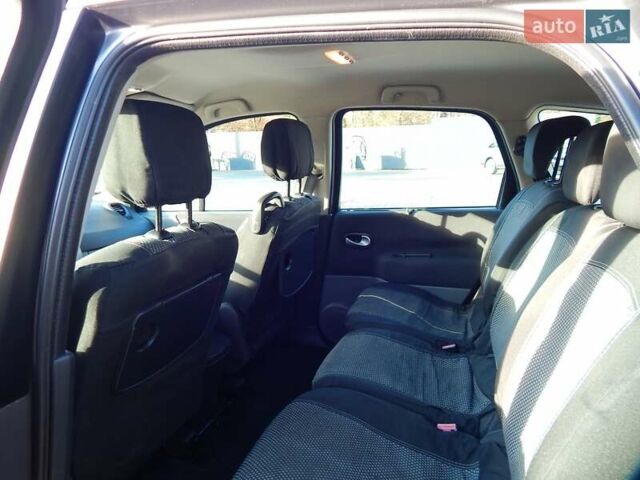 Серый Рено Гранд Сценик, объемом двигателя 2 л и пробегом 288 тыс. км за 5900 $, фото 21 на Automoto.ua