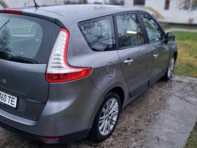 Сірий Рено Гранд Сценік, об'ємом двигуна 1.5 л та пробігом 243 тис. км за 6600 $, фото 1 на Automoto.ua