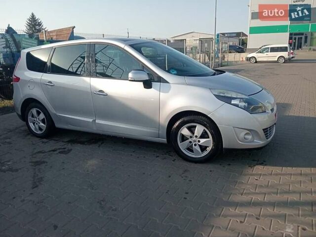 Серый Рено Гранд Сценик, объемом двигателя 1.9 л и пробегом 261 тыс. км за 6500 $, фото 7 на Automoto.ua