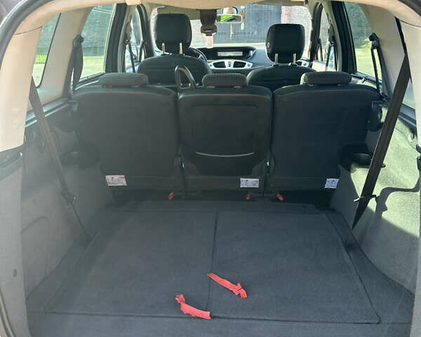 Серый Рено Гранд Сценик, объемом двигателя 1.5 л и пробегом 245 тыс. км за 6299 $, фото 22 на Automoto.ua