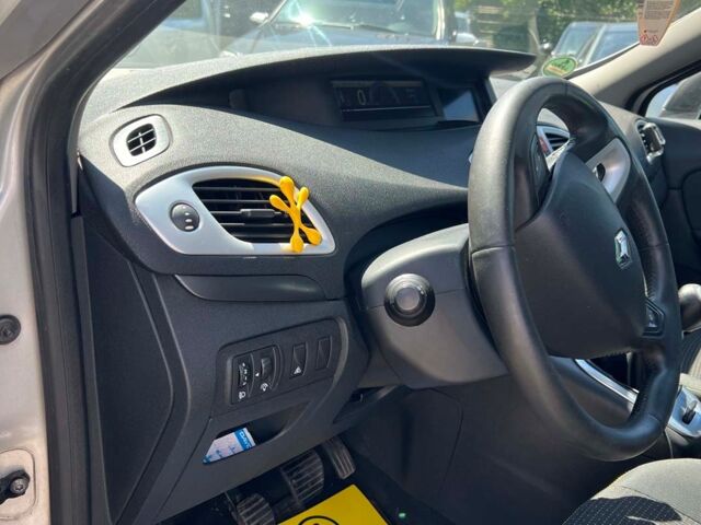 Серый Рено Гранд Сценик, объемом двигателя 1.9 л и пробегом 260 тыс. км за 7250 $, фото 9 на Automoto.ua