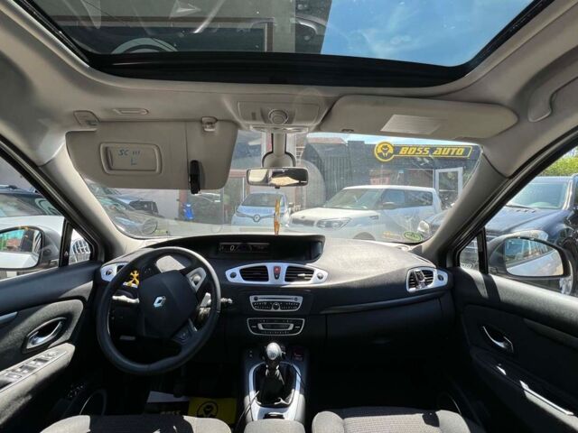 Серый Рено Гранд Сценик, объемом двигателя 1.9 л и пробегом 260 тыс. км за 7250 $, фото 16 на Automoto.ua