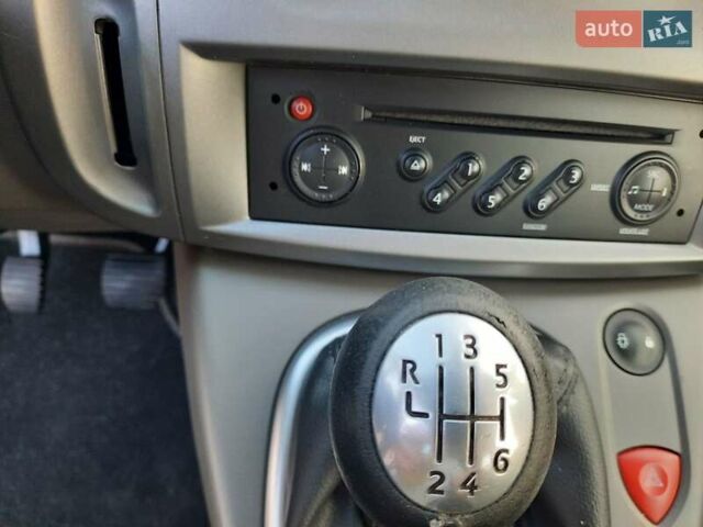 Серый Рено Гранд Сценик, объемом двигателя 1.6 л и пробегом 194 тыс. км за 6300 $, фото 57 на Automoto.ua