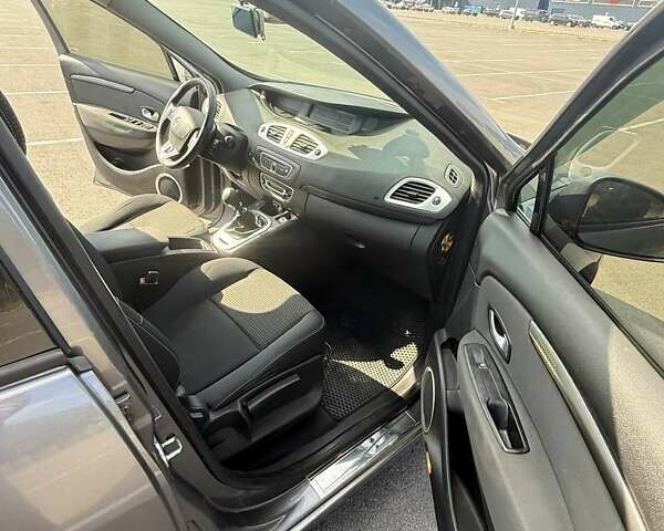 Серый Рено Гранд Сценик, объемом двигателя 1.4 л и пробегом 248 тыс. км за 9000 $, фото 23 на Automoto.ua