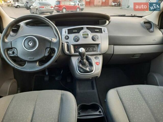 Серый Рено Гранд Сценик, объемом двигателя 1.6 л и пробегом 194 тыс. км за 6300 $, фото 62 на Automoto.ua