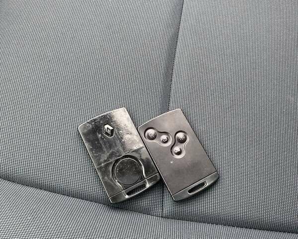 Серый Рено Гранд Сценик, объемом двигателя 1.5 л и пробегом 197 тыс. км за 7250 $, фото 14 на Automoto.ua