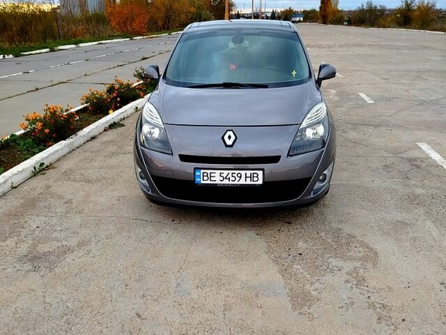 Рено Гранд Сценик 2009 в Николаеве на Automoto.ua Серый Рено Гранд Сценик, объемом двигателя 1.4 л и пробегом 238 тыс. км за 8500 $, фото 9 на Automoto.ua