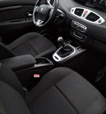 Серый Рено Гранд Сценик, объемом двигателя 1.46 л и пробегом 263 тыс. км за 6200 $, фото 10 на Automoto.ua