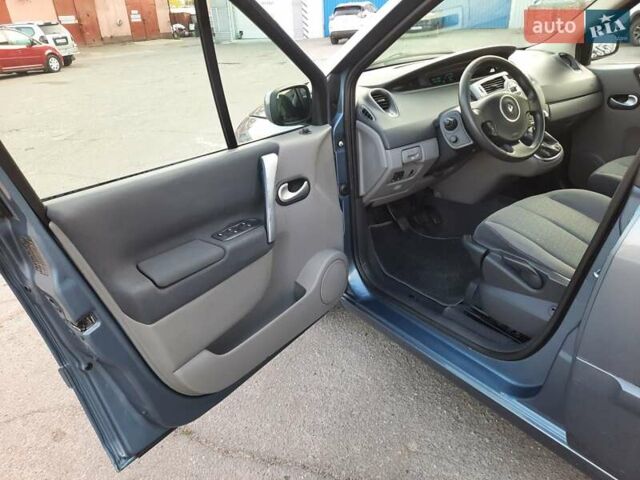 Серый Рено Гранд Сценик, объемом двигателя 1.6 л и пробегом 194 тыс. км за 6300 $, фото 35 на Automoto.ua