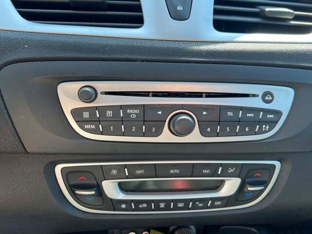 Серый Рено Гранд Сценик, объемом двигателя 1.9 л и пробегом 260 тыс. км за 7250 $, фото 12 на Automoto.ua