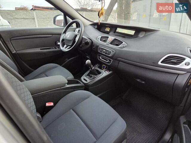 Рено Гранд Сценик 2009 в Харькове на Automoto.ua Серый Рено Гранд Сценик, объемом двигателя 1.6 л и пробегом 245 тыс. км за 6350 $, фото 3 на Automoto.ua