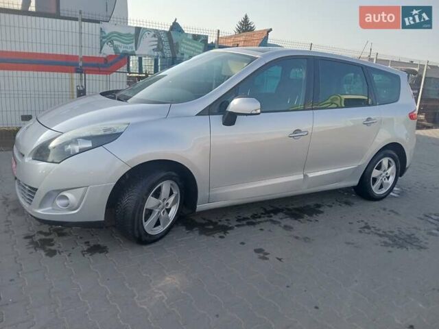 Серый Рено Гранд Сценик, объемом двигателя 1.9 л и пробегом 261 тыс. км за 6500 $, фото 23 на Automoto.ua