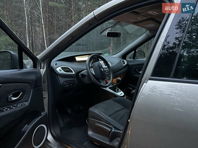 Серый Рено Гранд Сценик, объемом двигателя 1.6 л и пробегом 170 тыс. км за 6999 $, фото 21 на Automoto.ua