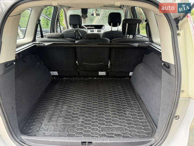 Серый Рено Гранд Сценик, объемом двигателя 1.4 л и пробегом 228 тыс. км за 6500 $, фото 4 на Automoto.ua