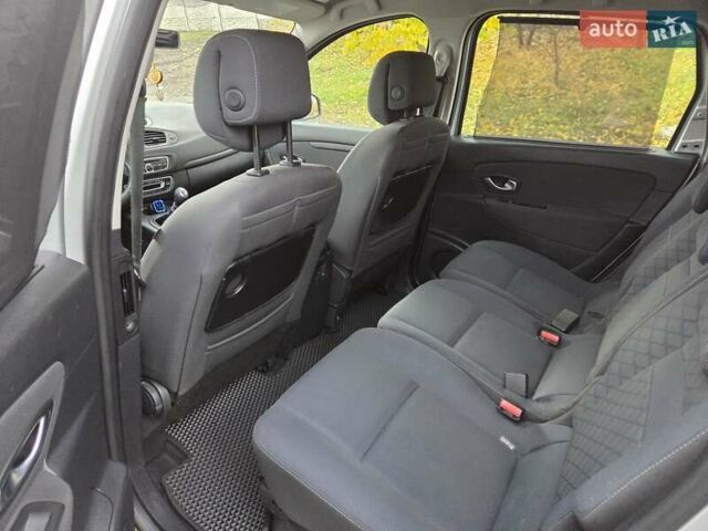 Сірий Рено Гранд Сценік, об'ємом двигуна 1.6 л та пробігом 245 тис. км за 6350 $, фото 7 на Automoto.ua