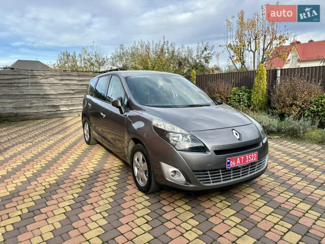 Рено Гранд Сценик 2009 в Житомире на Automoto.ua Серый Рено Гранд Сценик, объемом двигателя 1.5 л и пробегом 245 тыс. км за 6299 $, фото 1 на Automoto.ua