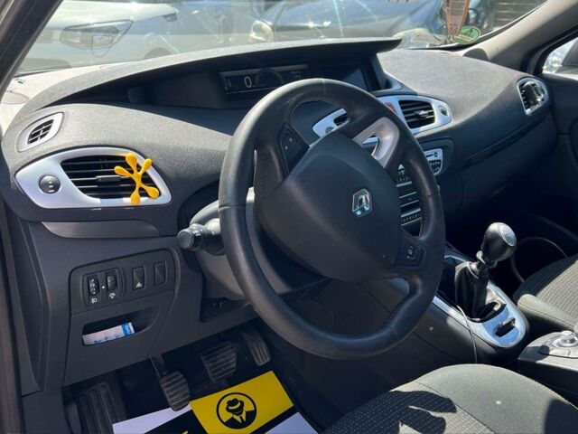 Серый Рено Гранд Сценик, объемом двигателя 1.9 л и пробегом 260 тыс. км за 7250 $, фото 8 на Automoto.ua