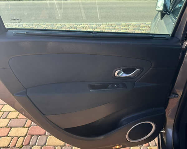 Серый Рено Гранд Сценик, объемом двигателя 1.5 л и пробегом 245 тыс. км за 6299 $, фото 21 на Automoto.ua