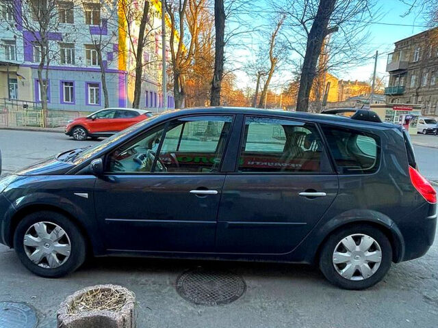 Серый Рено Гранд Сценик, объемом двигателя 2 л и пробегом 333 тыс. км за 6600 $, фото 5 на Automoto.ua