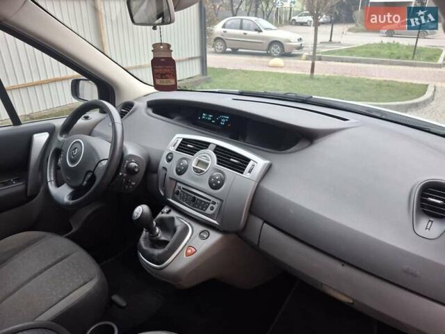 Сірий Рено Гранд Сценік, об'ємом двигуна 1.6 л та пробігом 212 тис. км за 6500 $, фото 34 на Automoto.ua