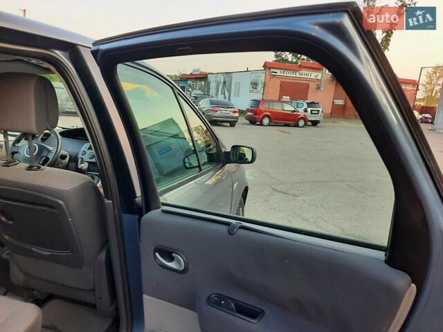 Серый Рено Гранд Сценик, объемом двигателя 1.6 л и пробегом 194 тыс. км за 6300 $, фото 113 на Automoto.ua