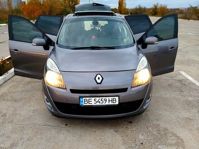 Рено Гранд Сценик 2009 в Николаеве на Automoto.ua Серый Рено Гранд Сценик, объемом двигателя 1.4 л и пробегом 238 тыс. км за 8500 $, фото 6 на Automoto.ua