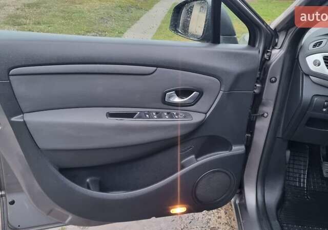 Сірий Рено Гранд Сценік, об'ємом двигуна 1.5 л та пробігом 243 тис. км за 6600 $, фото 28 на Automoto.ua